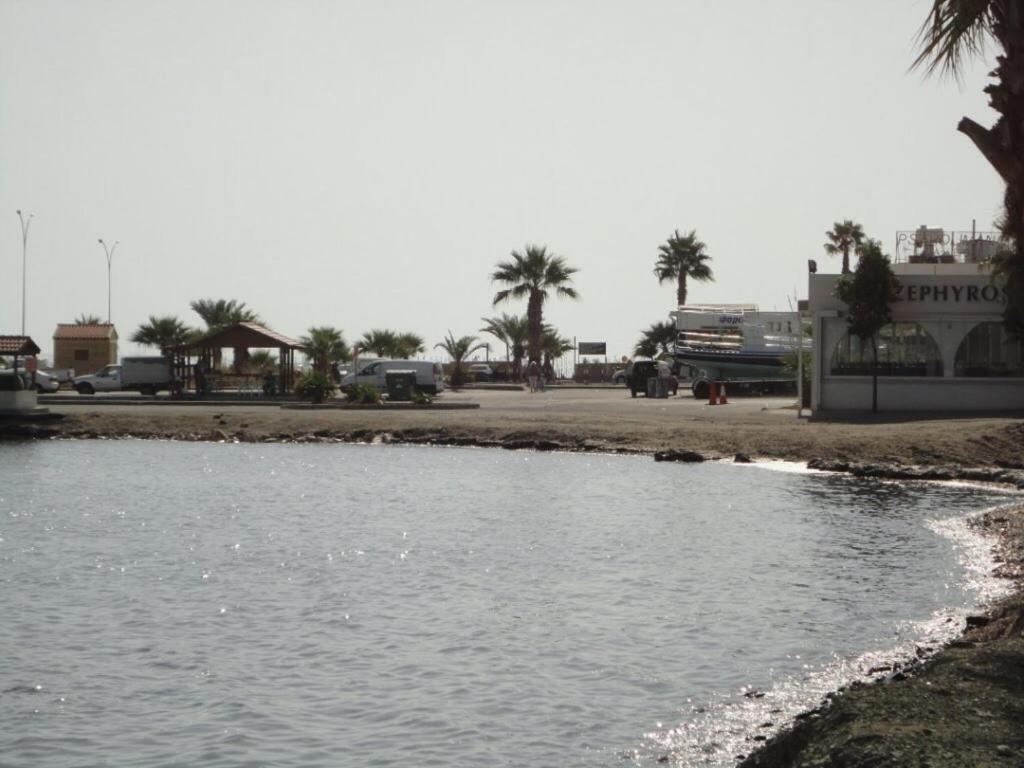 Apartments Mackenzie 1+1 Larnaca Buitenkant foto