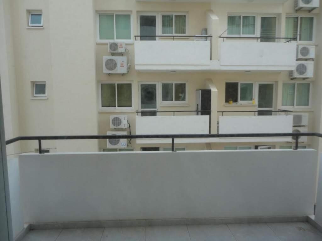 Apartments Mackenzie 1+1 Larnaca Buitenkant foto